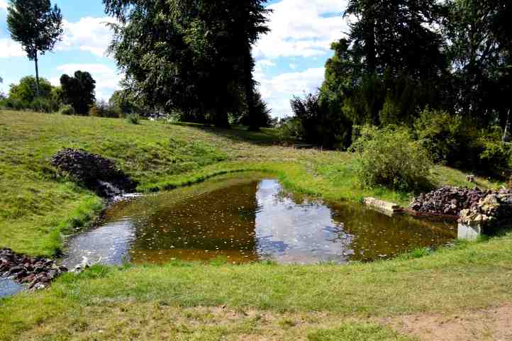 Staubecken fr den Wilhelmswasserfall im Park Babelsberg.