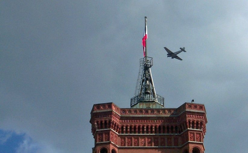 "Tante Ju" - Rundflug ber Berlin-Mitte 1998.