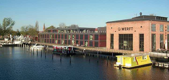 Blick von der Jahrtausenbrückke zum BUGA-Eingang