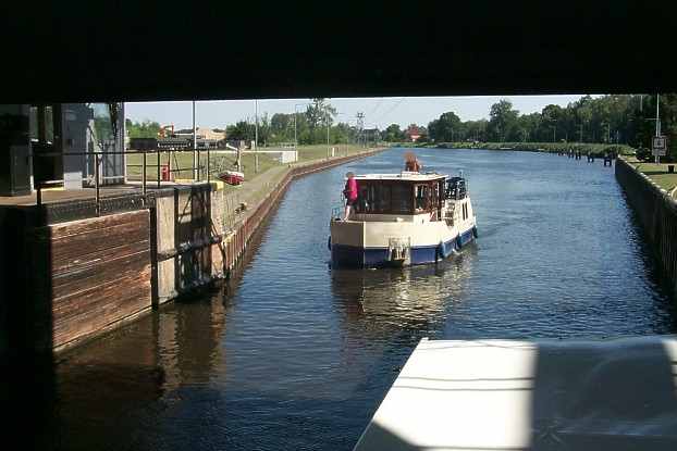 Schleuseneinfahrt Schiffshebewerk Niederfinow