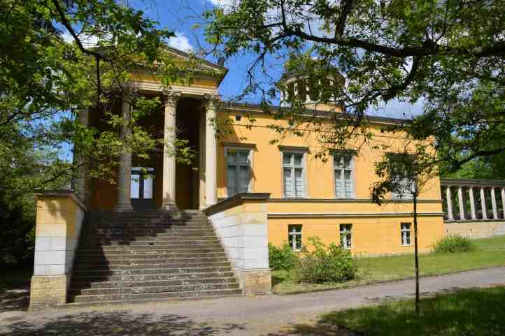 Schloss Lindstedt - auerhalb von  Park Sanssouci.