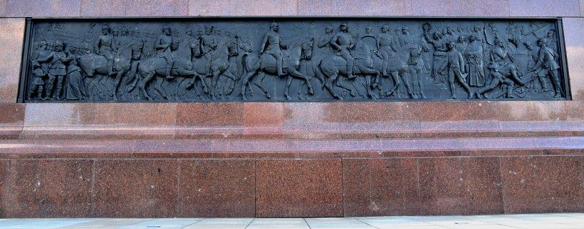 Relief - Feierlicher Einzug der Truppen  in Berlin - Siegess�ule.