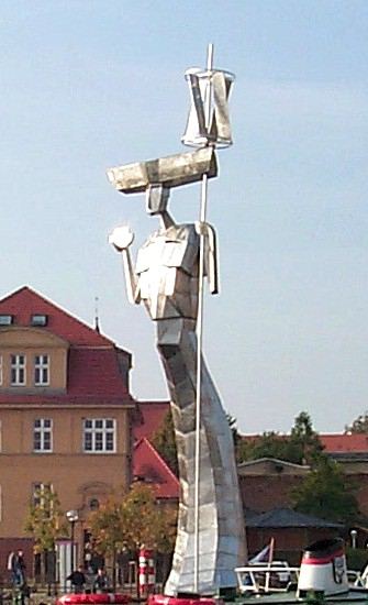 Parzival-Skulptur am Bollwerk in Neuruppin.