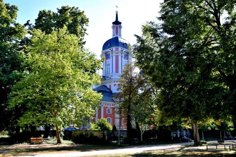 Schlosskirche in Berlin Buch wieder mit Glockenturm - 2025.
