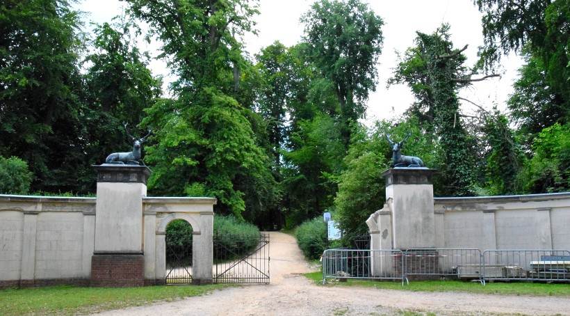 Das "Hirschtor" am Ufer des Jungfernsees (Havel).
