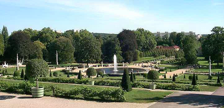 Groe Fontne im Franzsischen Rondell im Gartenparterre Park Sanssouci